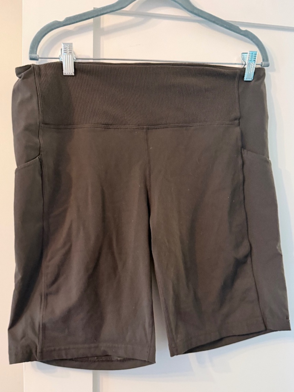 Athleta XL High-Rise Performance Shorts – Brown
